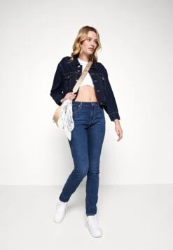 Pier One BANDANA UNISEX 3 PACK - Tuch - Black/white/beige -Bekleidungs Verkauf 019bfd3b306a49bfb36d42a4a87d1b8e