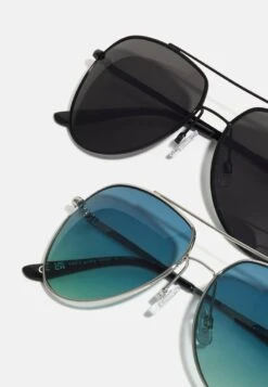 Pier One 2 PACK - Sonnenbrille - Black/blue 10 Pier One 2 PACK - Sonnenbrille - Black/blue -Bekleidungs Verkauf 0536698a6dde466ab05cd7db74609b09