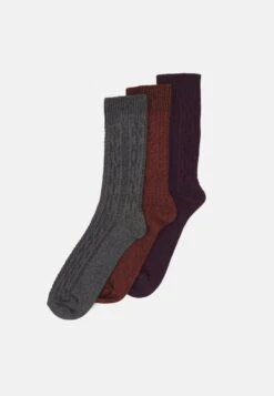Pier One 3PACK - Socken - Dark Green/orange/bordeaux 10 Pier One 3PACK - Socken - Dark Green/orange/bordeaux -Bekleidungs Verkauf 1189c863a8cb47e6809f3af9086f140f 2