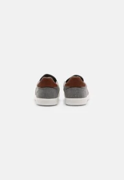 Pier One UNISEX - Slipper - Dark Grey 10 Pier One UNISEX - Slipper - Dark Grey -Bekleidungs Verkauf 1a4cf2d9897d4c98b0ddac911d5c994e