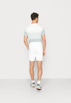 Pier One 2 PACK - Shorts - Black/white -Bekleidungs Verkauf 1fcb6130c71647a5aaaa98a03da3880f