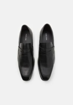 Pier One Slipper - Black 11 Pier One Slipper - Black -Bekleidungs Verkauf 22e1b257a87543d0b2bf0c213b1f1928