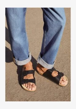 Pier One UNISEX - Hausschuh - Black -Bekleidungs Verkauf 24272c78a40c4e589b9d280fcb0d7a40