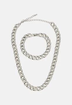 Pier One 2PACK SET - Halskette - Silver-coloured 12 Pier One 2PACK SET - Halskette - Silver-coloured -Bekleidungs Verkauf 296a5f5eb3774a348421b2255ea9ade4