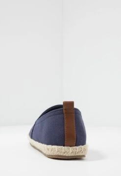Pier One RENA ESPADRILLE UNISEX - Espadrille - Dark Blue -Bekleidungs Verkauf 2c00e9d984504d77b812e8ffd7e16bdf