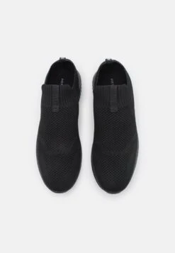 Pier One Slipper - Black 11 Pier One Slipper - Black -Bekleidungs Verkauf 2d4bd3ab3a774a0fb84c0762292a2fa0
