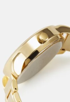 Pier One SET - Uhr - Gold-coloured 11 Pier One SET - Uhr - Gold-coloured -Bekleidungs Verkauf 2fc7a07d9f444e31ae7e83360558e653