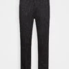 Pier One Jogginghose - Black 2 Pier One Jogginghose - Black -Bekleidungs Verkauf 380710406b244e7ea73d6fc140c1c2b0
