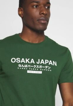 Pier One OSAKA TEE - T-Shirt Print - Green -Bekleidungs Verkauf 4b25f2d9cd2c4d1e9f57db52739f0ca1