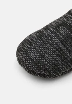 Pier One Hausschuh - Black 13 Pier One Hausschuh - Black -Bekleidungs Verkauf 50c6e37e4898429699554a8740194458