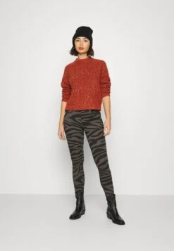 Pier One SHORT MICRO BEANIE UNISEX - Mütze - Black 13 Pier One SHORT MICRO BEANIE UNISEX - Mütze - Black -Bekleidungs Verkauf 543d127d07134c2890a29c39eb75bc4a