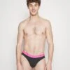 Pier One BRANDED WAISTBAND BRIEFS 3 PACK - Slip - Black -Bekleidungs Verkauf 9cc65fa0ffca43b1a4b82cd8400a2eb3