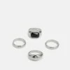Pier One 4 PACK - Ring - Silver-coloured 1 Pier One 4 PACK - Ring - Silver-coloured -Bekleidungs Verkauf aeadc63877f447f29230d35189ec1dd8