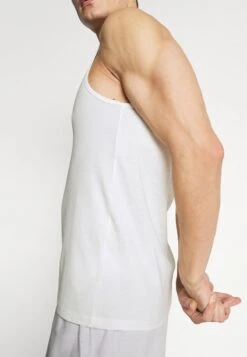 Pier One 3 PACK - Unterhemd/-shirt - Dark Blue/bordeaux/off-white -Bekleidungs Verkauf c107c99d278e430b8a693d0ec45ebe1a