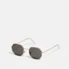 Pier One UNISEX - Sonnenbrille - Gold-coloured/black 2 Pier One UNISEX - Sonnenbrille - Gold-coloured/black -Bekleidungs Verkauf c27393109d3f47c8aac08cdcbd984392