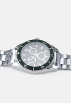 Pier One UNISEX - Uhr - Silver-coloured/green 11 Pier One UNISEX - Uhr - Silver-coloured/green -Bekleidungs Verkauf cd939269d4a648bcae4e5d43b23c8847