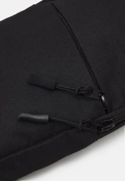 Pier One Gürteltasche - Black 12 Pier One Gürteltasche - Black -Bekleidungs Verkauf dab56f0d9f6a4e8f95ff10ff87072d05