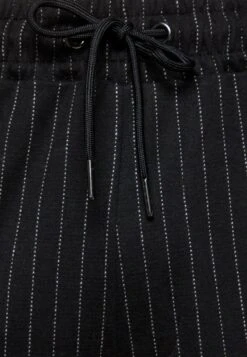 Pier One Jogginghose - Black 10 Pier One Jogginghose - Black -Bekleidungs Verkauf de378099a836428989152d63c23e7732