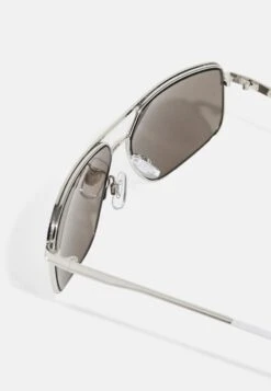 Pier One UNISEX - Sonnenbrille - Silver-coloured, Black 10 Pier One UNISEX - Sonnenbrille - Silver-coloured, Black -Bekleidungs Verkauf e4032642d98b4cd386349df91f3cefe3