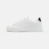 Pier One UNISEX - Sneaker Low - White -Bekleidungs Verkauf e65abd750c88442fa93e43bc123d1585