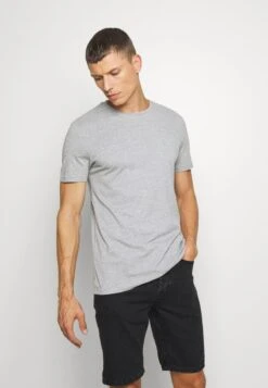 Pier One 7 PACK - T-Shirt Basic - White/blue/green 11 Pier One 7 PACK - T-Shirt Basic - White/blue/green -Bekleidungs Verkauf eda6b13a6c134a3f80a2d698b4ee4ee0