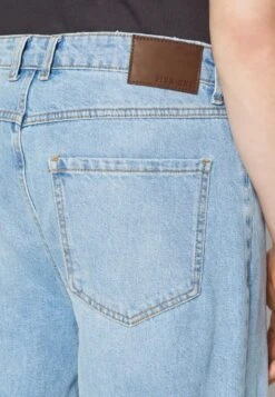 Pier One DISTRESS ON KNEES - Jeans Relaxed Fit - Light Blue Denim 11 Pier One DISTRESS ON KNEES - Jeans Relaxed Fit - Light Blue Denim -Bekleidungs Verkauf ef0878bf5af4400aa54a42825fa794da