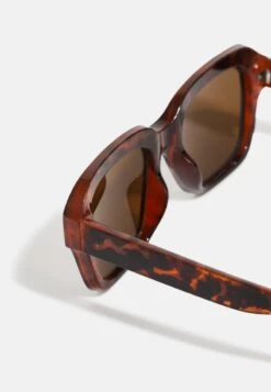 Pier One UNISEX - Sonnenbrille - Black -Bekleidungs Verkauf faad10b8a5a2445f865f09b5d12427d1