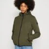 Pier One Regenjacke / Wasserabweisende Jacke - Olive 1 Pier One Regenjacke / Wasserabweisende Jacke - Olive -Bekleidungs Verkauf fe480f914e9c4189ab8273cc70688356